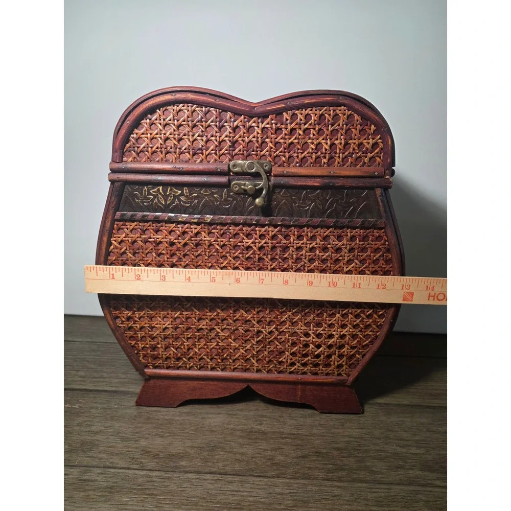Vintage Woven Rattan Heart Shaped Wooden Treasure Chest Keepsake Box Brown Brass